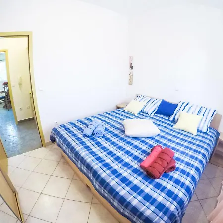 Apartment Puntaskala *